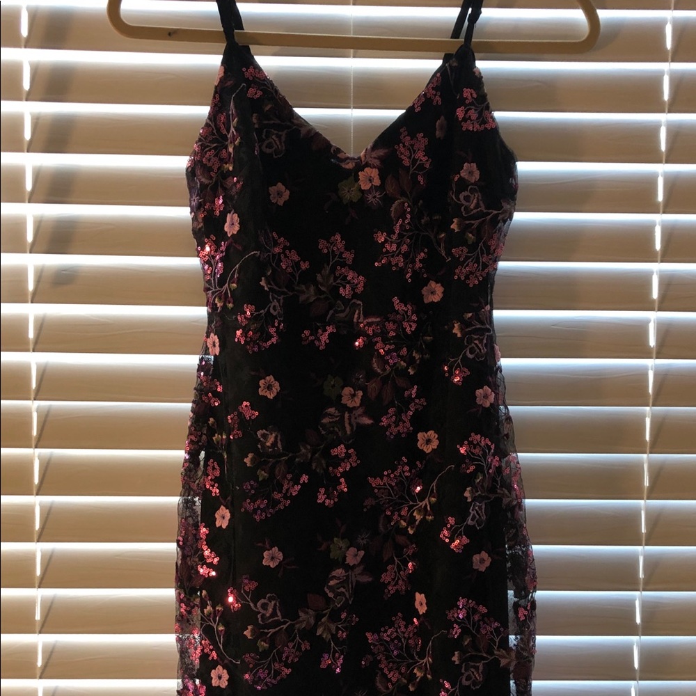 NEVER WORN Lulu’s Midi Dress Size XS